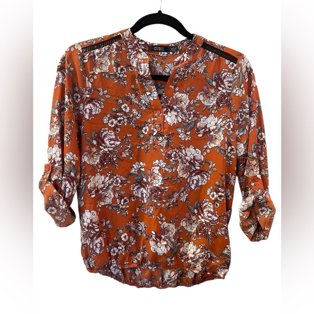 CURE Women’s Floral Orange Roll-Tab V-Neck Pull-On Blouse Top Shirt Size: Small
